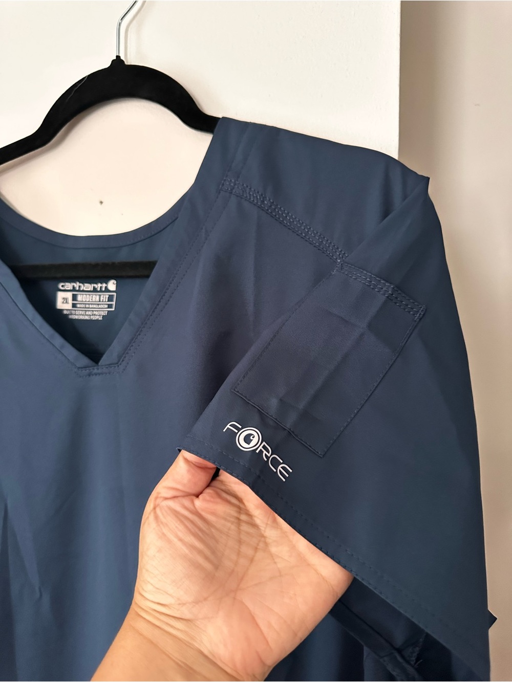 Carhartt Womens Modern Fit  Navy V-Neck Scrub Top 2x - Picture 3 of 4